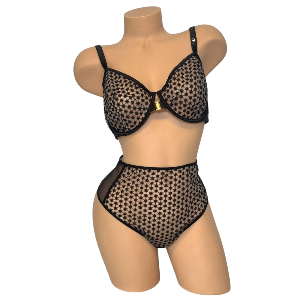 Victoria's Secret Black Floral Embroidered Mesh Bra 36DD & Medium Thong Set NEW‎
